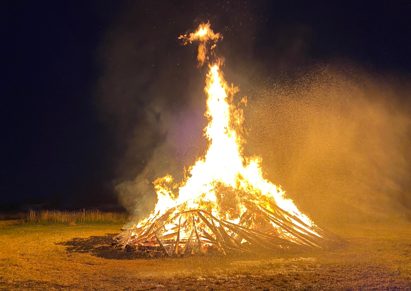 Randonnée pédestre et feu de la St Jean