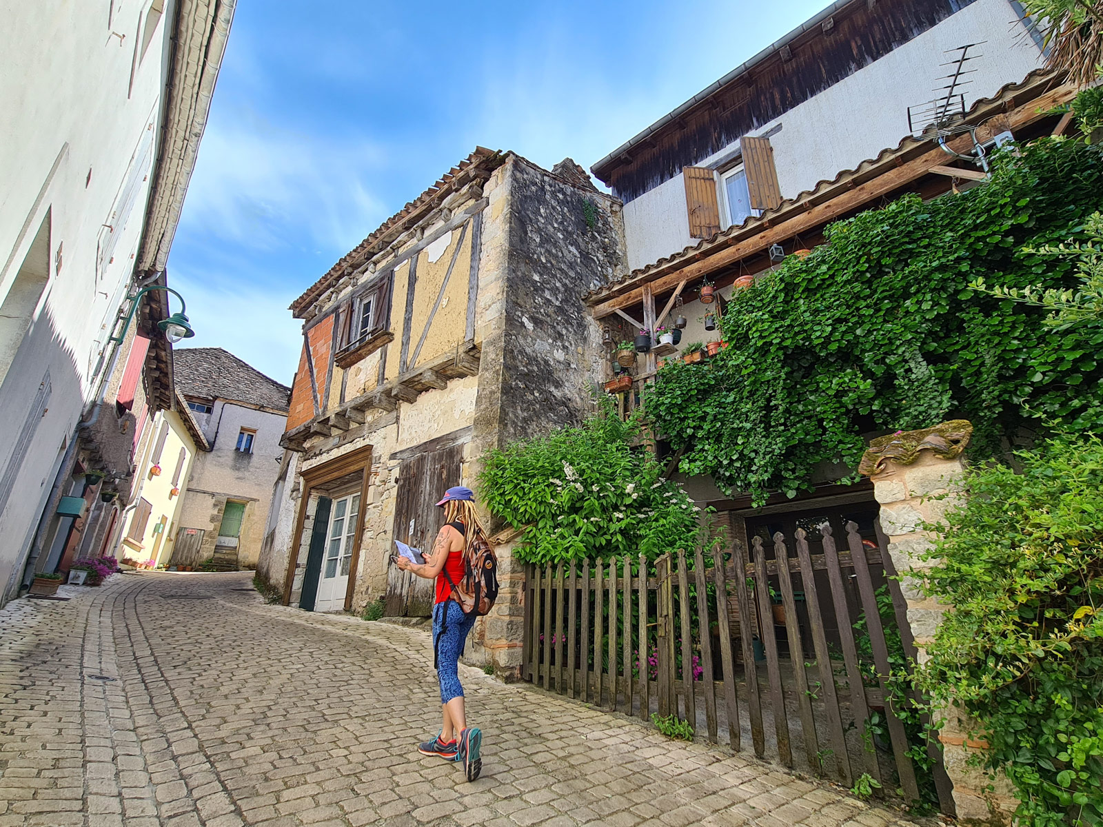 Visitez Cancon, un petit village très surprenant !