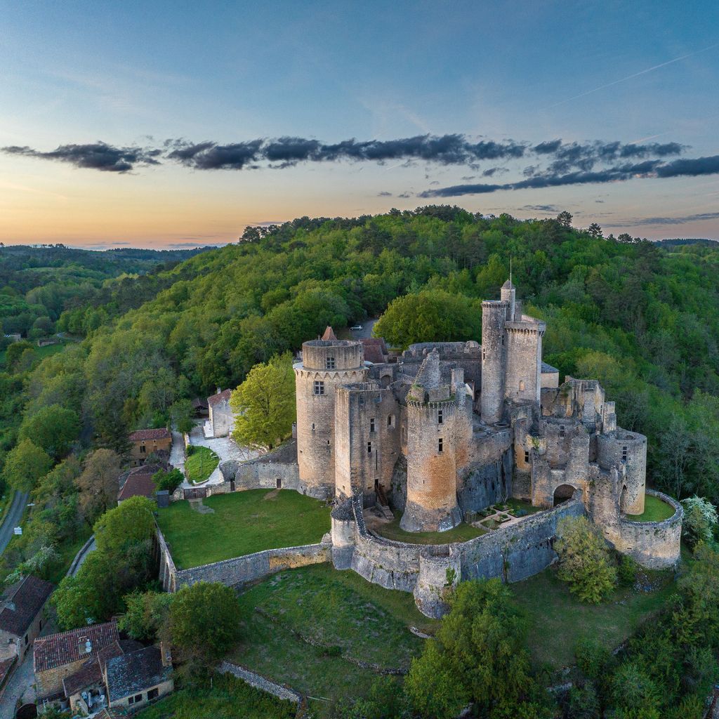 Visitez le Château de Bonaguil - Le plus grand château fort de France